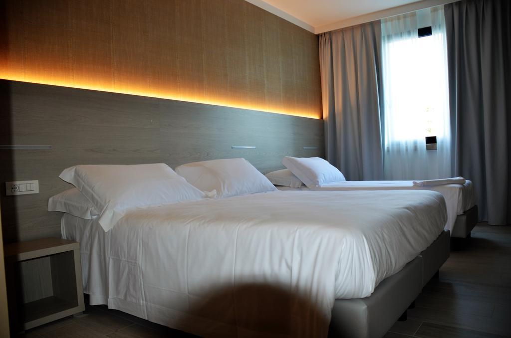 Hotel San Marco Пескиера дел Гарда Екстериор снимка