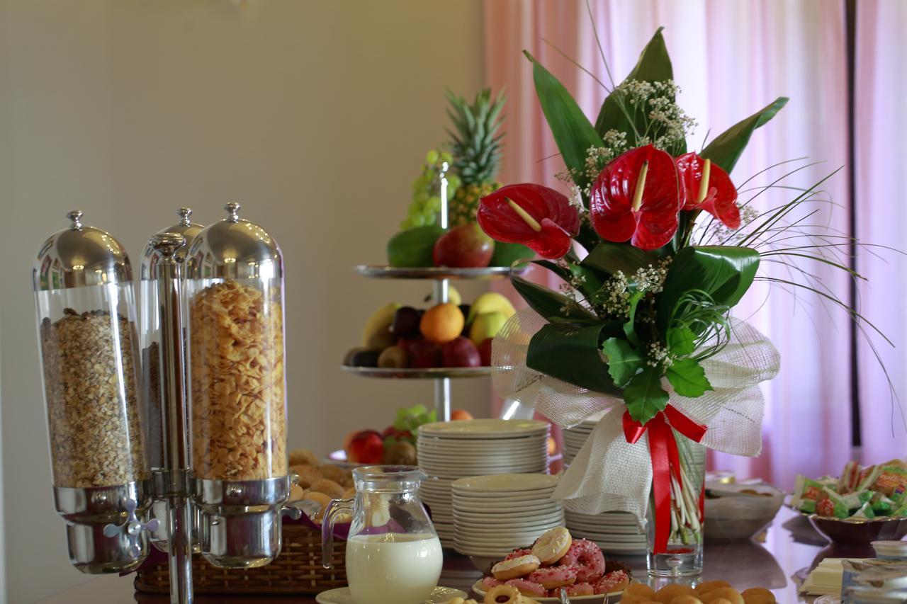 Hotel San Marco Пескиера дел Гарда Екстериор снимка