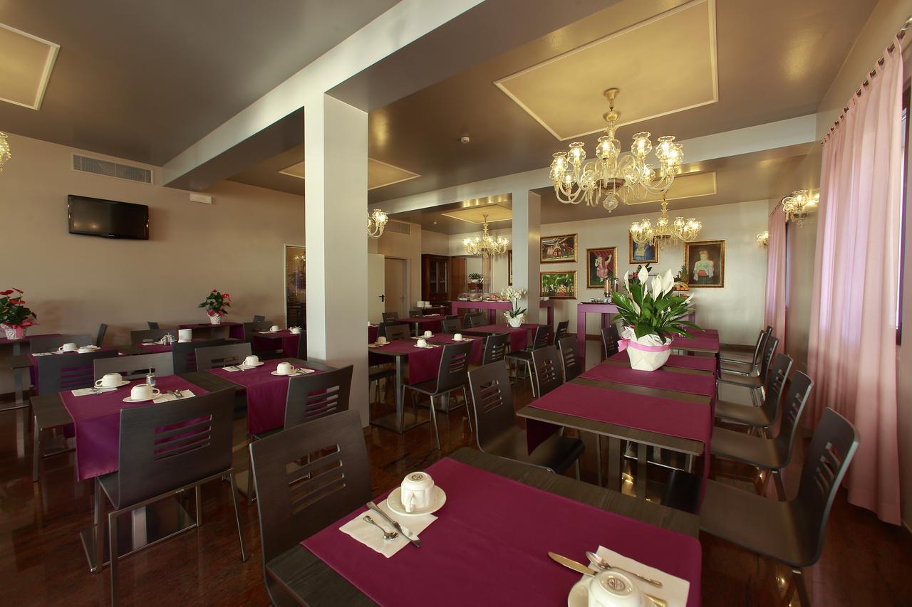 Hotel San Marco Пескиера дел Гарда Екстериор снимка