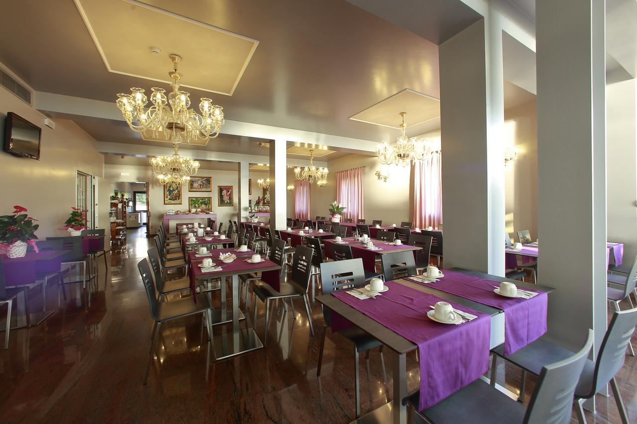 Hotel San Marco Пескиера дел Гарда Екстериор снимка