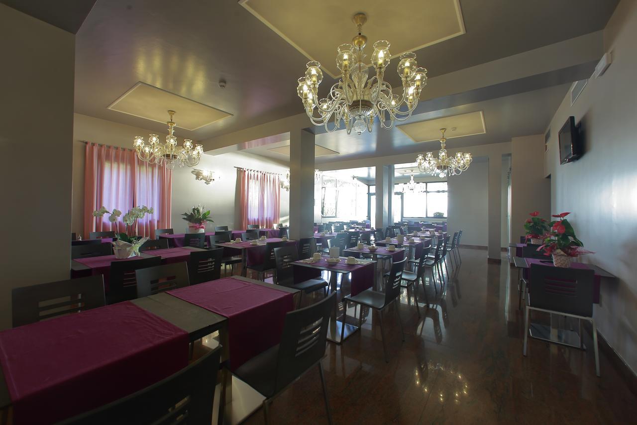 Hotel San Marco Пескиера дел Гарда Екстериор снимка
