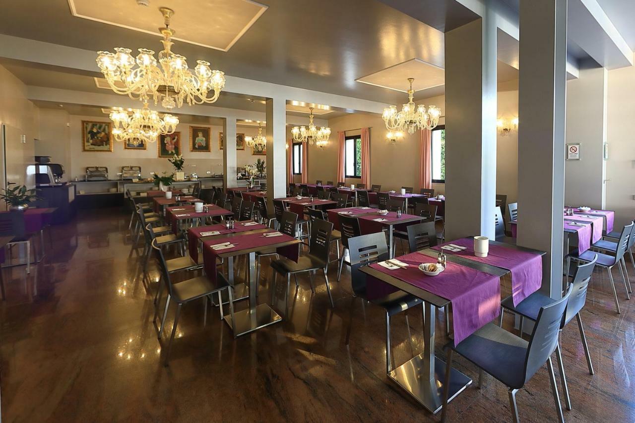 Hotel San Marco Пескиера дел Гарда Екстериор снимка