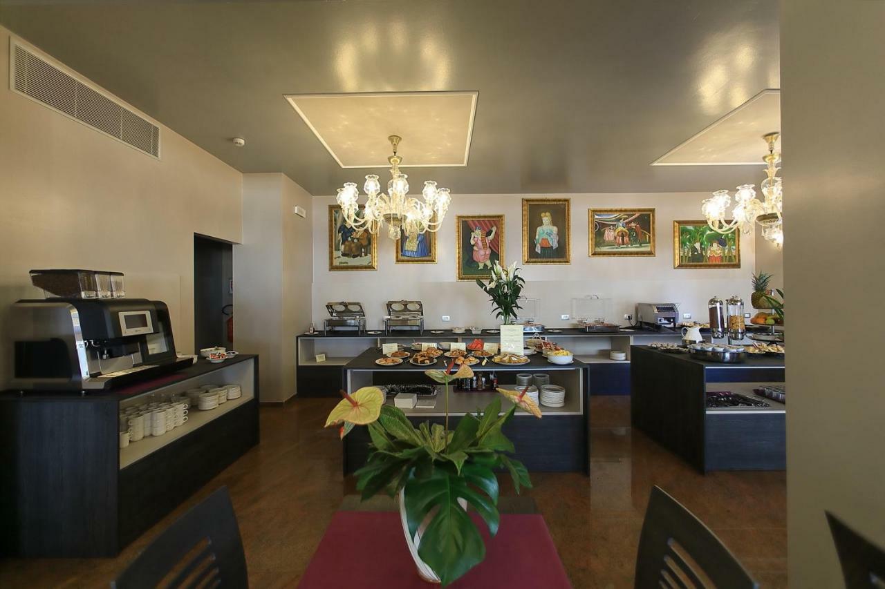 Hotel San Marco Пескиера дел Гарда Екстериор снимка